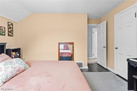 13417 Thraves Avenue Garfield Heights OH 44125