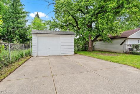 13417 Thraves Avenue Garfield Heights OH 44125