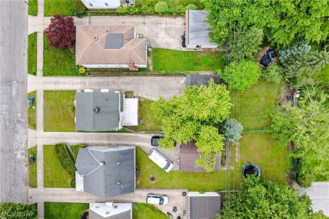 13417 Thraves Avenue Garfield Heights OH 44125