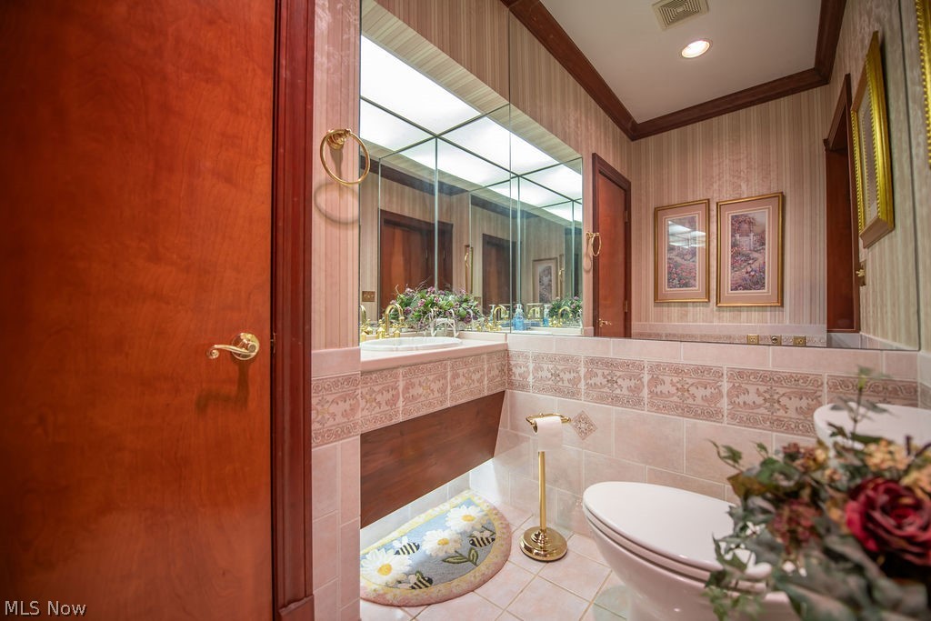 2009 Lakewood Road SW Sherrodsville OH 44675