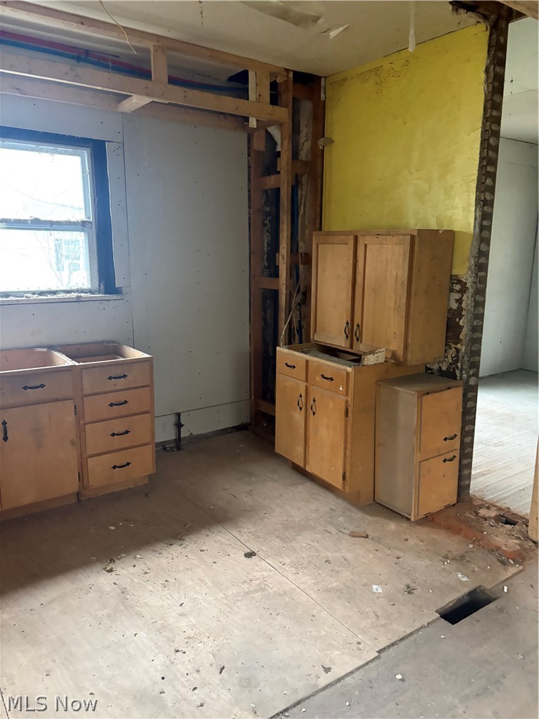 889 Harbor Street Conneaut OH 44030