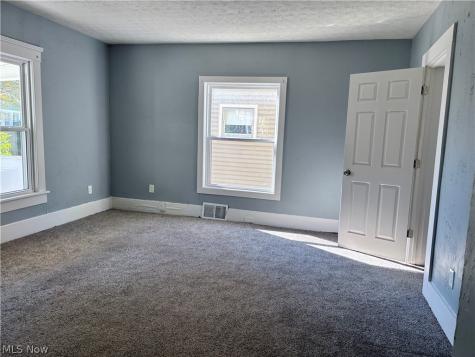 1062 Big Falls Avenue Akron OH 44310