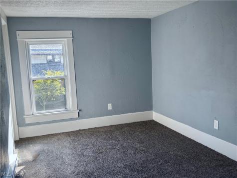 1062 Big Falls Avenue Akron OH 44310