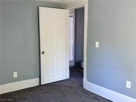 1062 Big Falls Avenue Akron OH 44310
