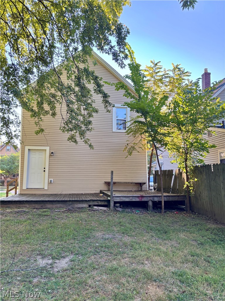 1062 Big Falls Avenue Akron OH 44310