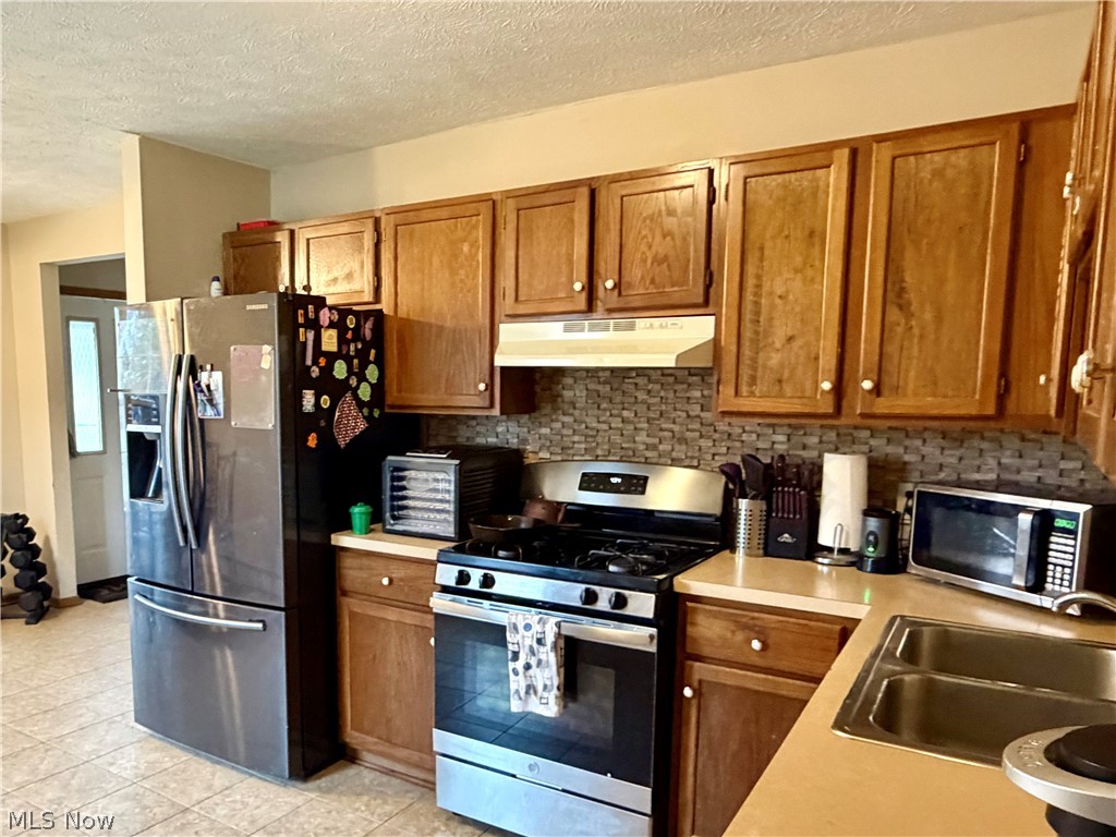 1268 Oxford Drive Madison OH 44057