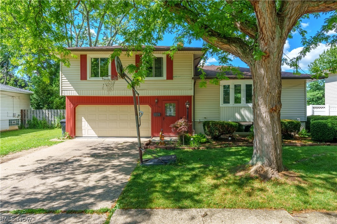 13548 Holland Road Brook Park OH 44142