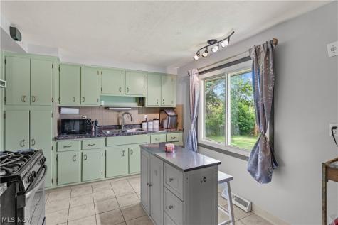 13548 Holland Road Brook Park OH 44142