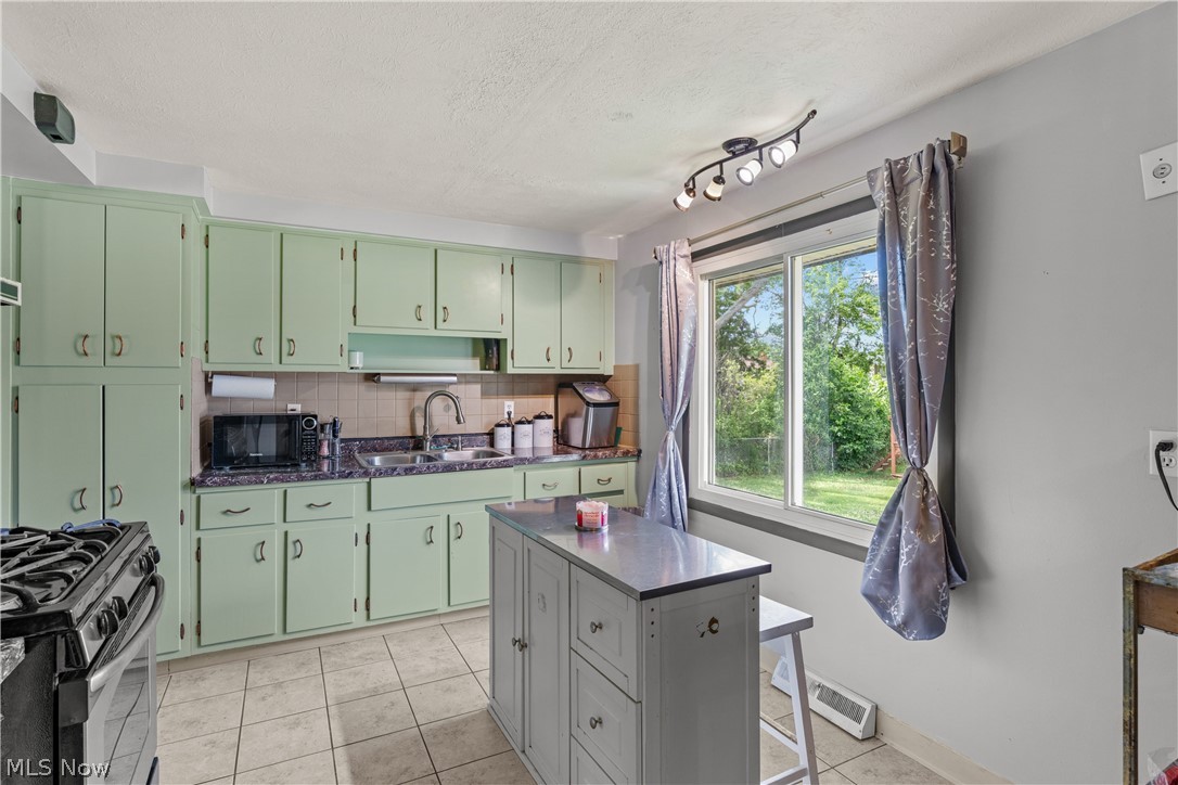 13548 Holland Road Brook Park OH 44142