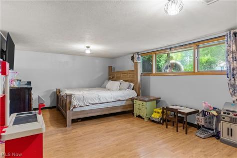 13548 Holland Road Brook Park OH 44142
