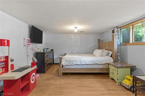 13548 Holland Road Brook Park OH 44142
