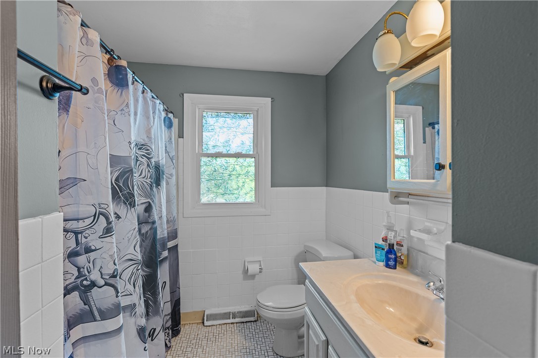 13548 Holland Road Brook Park OH 44142