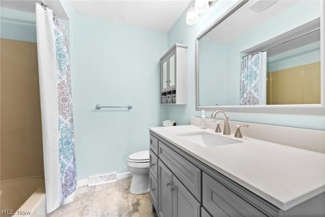3931 Greentree Road Stow OH 44224