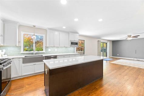 3931 Greentree Road Stow OH 44224