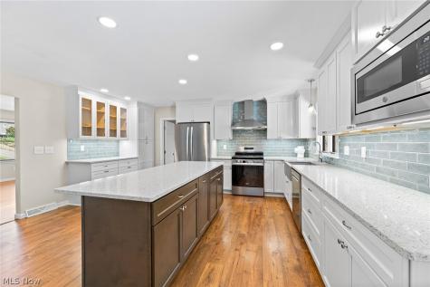 3931 Greentree Road Stow OH 44224