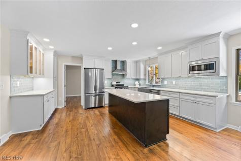 3931 Greentree Road Stow OH 44224