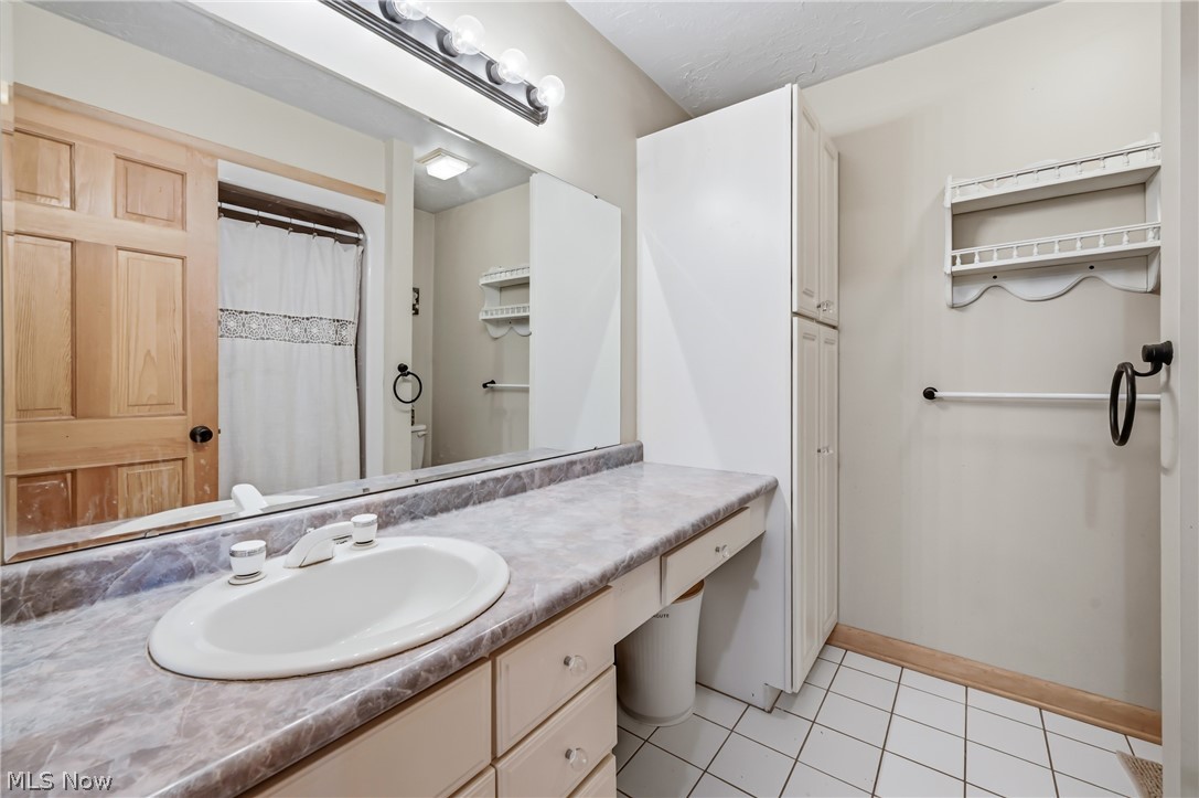 5758 Logan Arms Drive Girard OH 44420