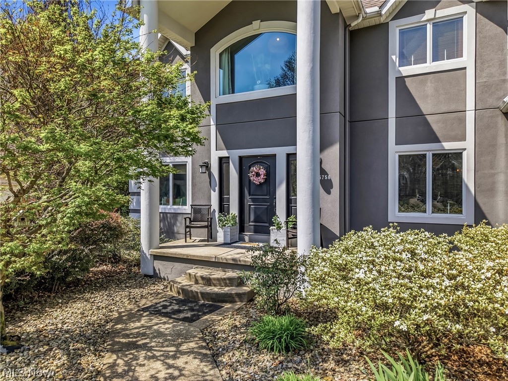 5758 Logan Arms Drive Girard OH 44420