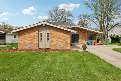 23956 Fairlawn Drive North Olmsted OH 44070