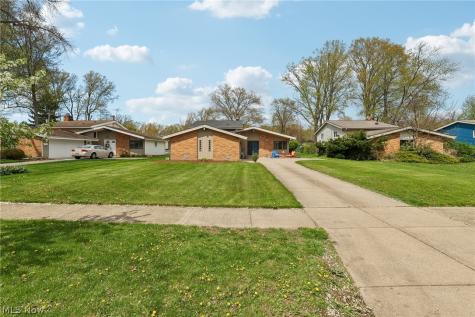 23956 Fairlawn Drive North Olmsted OH 44070
