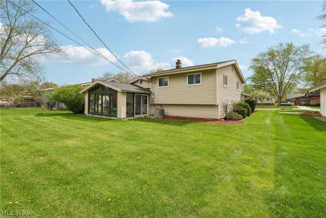 23956 Fairlawn Drive North Olmsted OH 44070