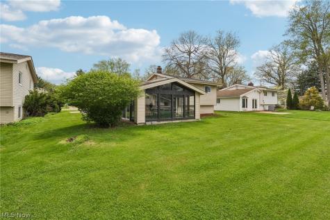 23956 Fairlawn Drive North Olmsted OH 44070