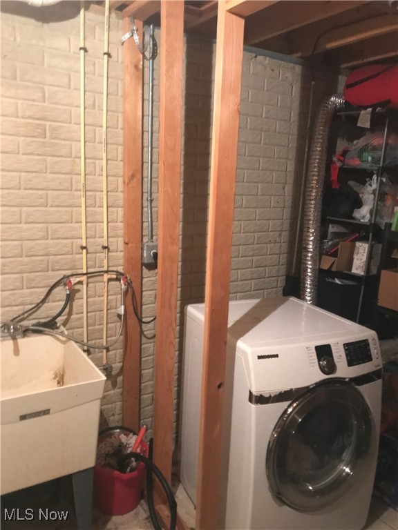 6824 Polonia Avenue Cleveland OH 44105