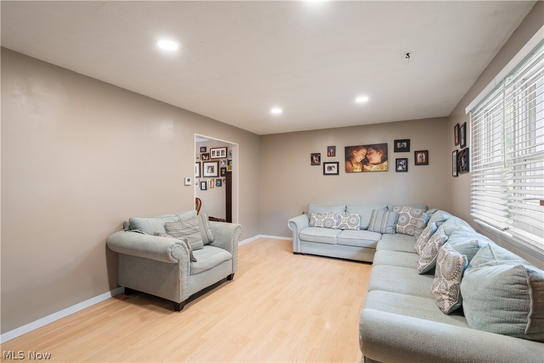 457 S Colonial Drive Cortland OH 44410