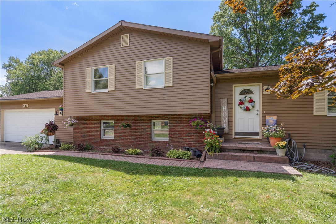 457 S Colonial Drive Cortland OH 44410