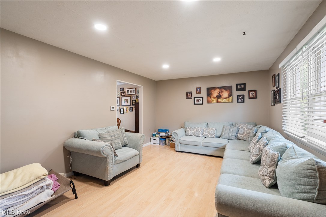 457 S Colonial Drive Cortland OH 44410