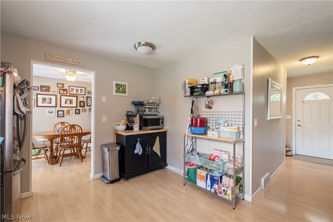 457 S Colonial Drive Cortland OH 44410