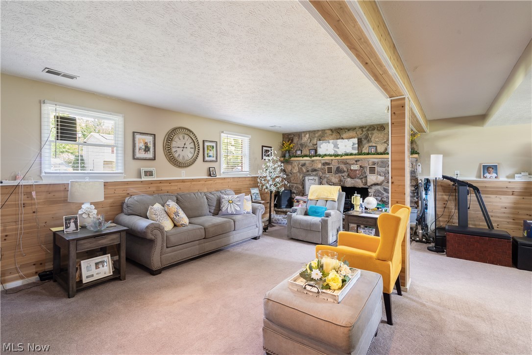 457 S Colonial Drive Cortland OH 44410