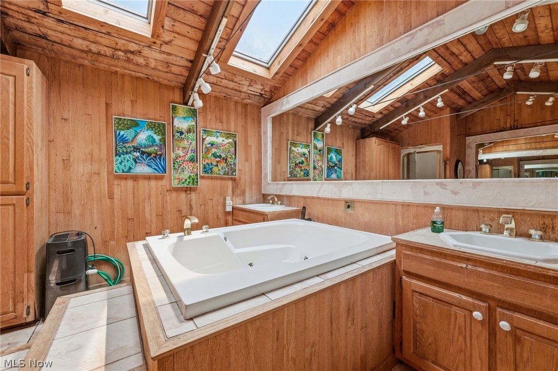13610 Sperry Road Novelty OH 44072
