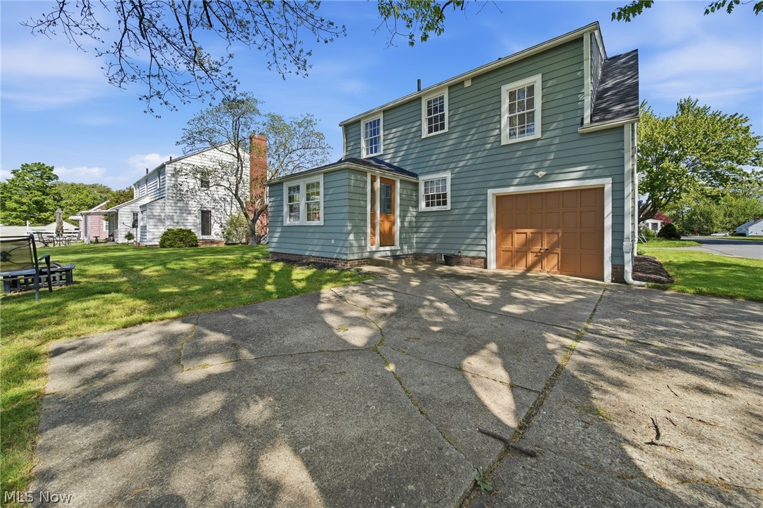 158 35th Street NE Canton OH 44714