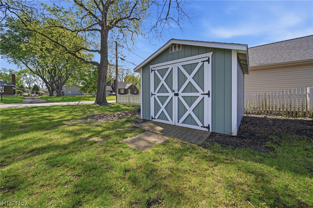 158 35th Street NE Canton OH 44714