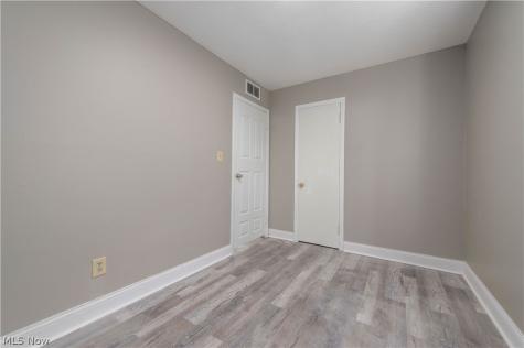 12506 Matherson Avenue Cleveland OH 44135