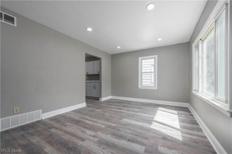 12506 Matherson Avenue Cleveland OH 44135
