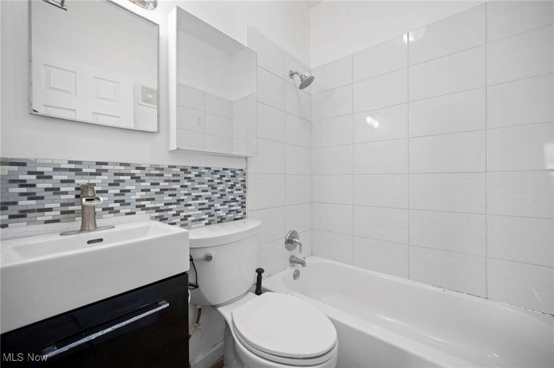 4248 Brookway Lane Brooklyn OH 44144
