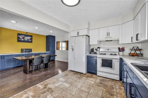 554 Hastings Court Akron OH 44319