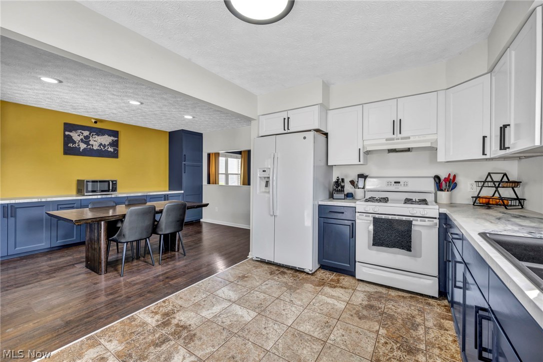 554 Hastings Court Akron OH 44319