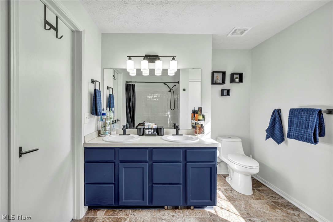 554 Hastings Court Akron OH 44319