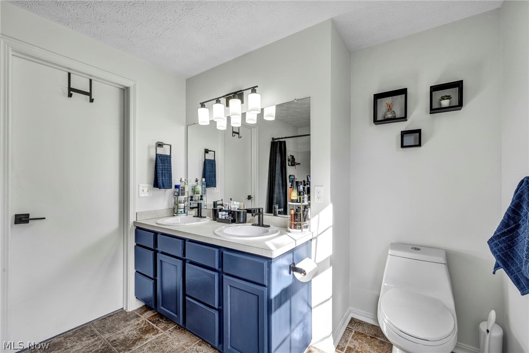 554 Hastings Court Akron OH 44319