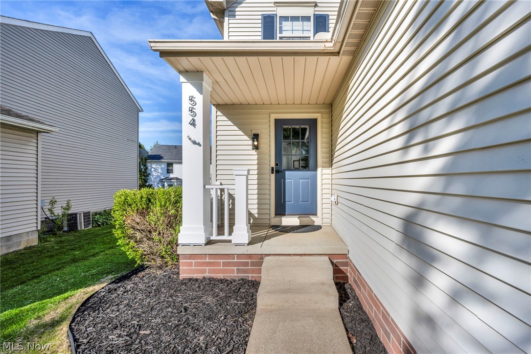 554 Hastings Court Akron OH 44319