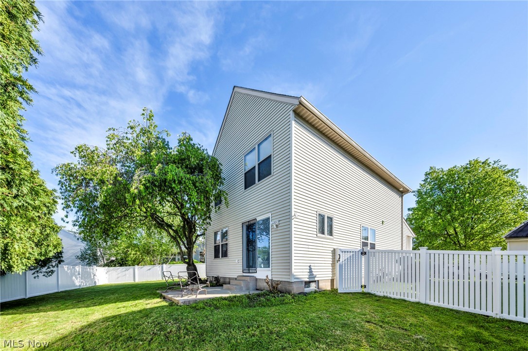 554 Hastings Court Akron OH 44319