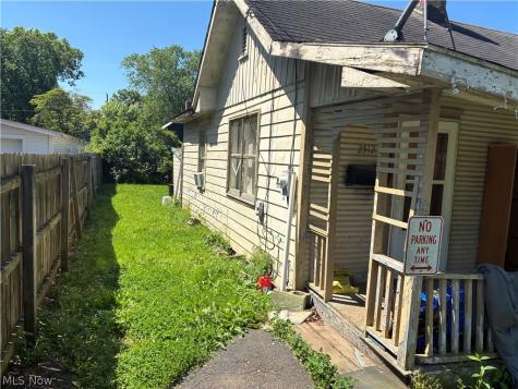 2512 42nd Street NW Canton OH 44709