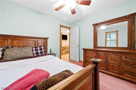21073 Morris Drive Strongsville OH 44149