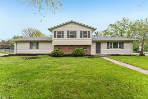 102 California Avenue Elyria OH 44035