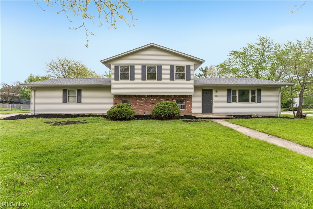 102 California Avenue Elyria OH 44035