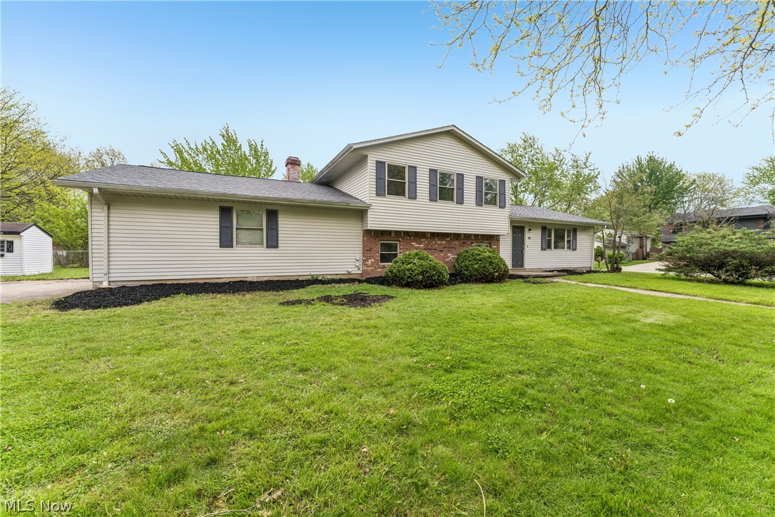 102 California Avenue Elyria OH 44035
