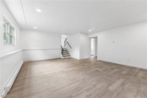 102 California Avenue Elyria OH 44035